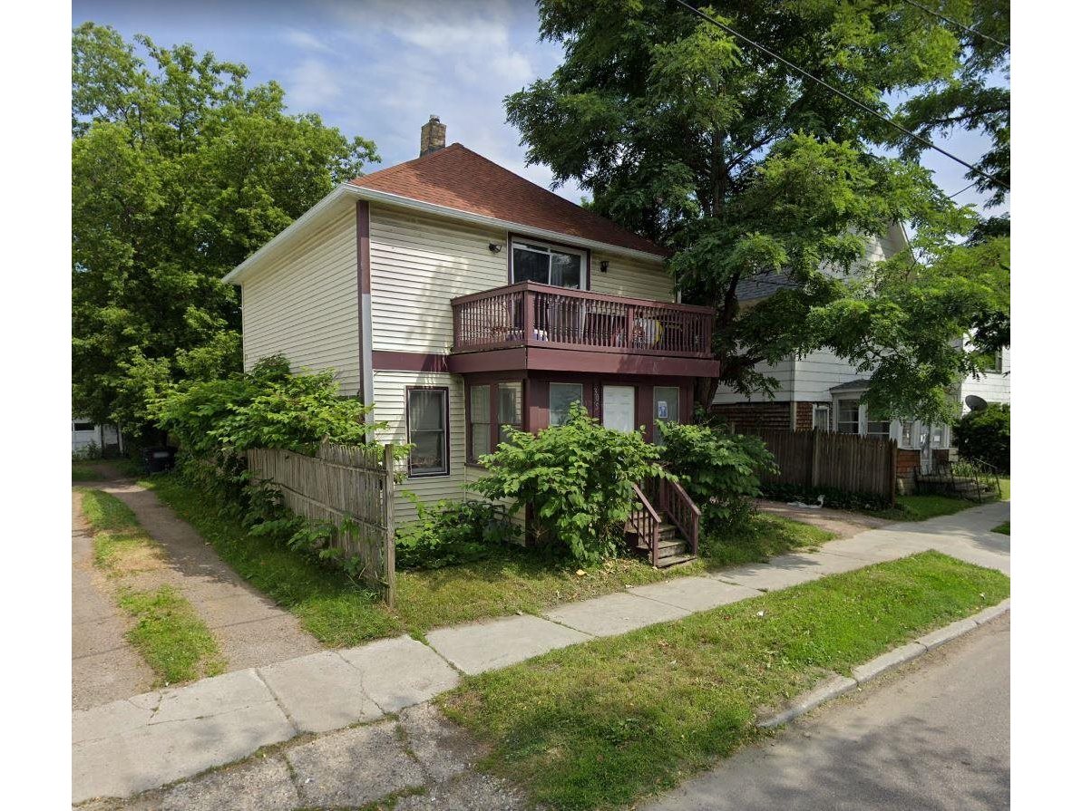 305 Manhattan Drive