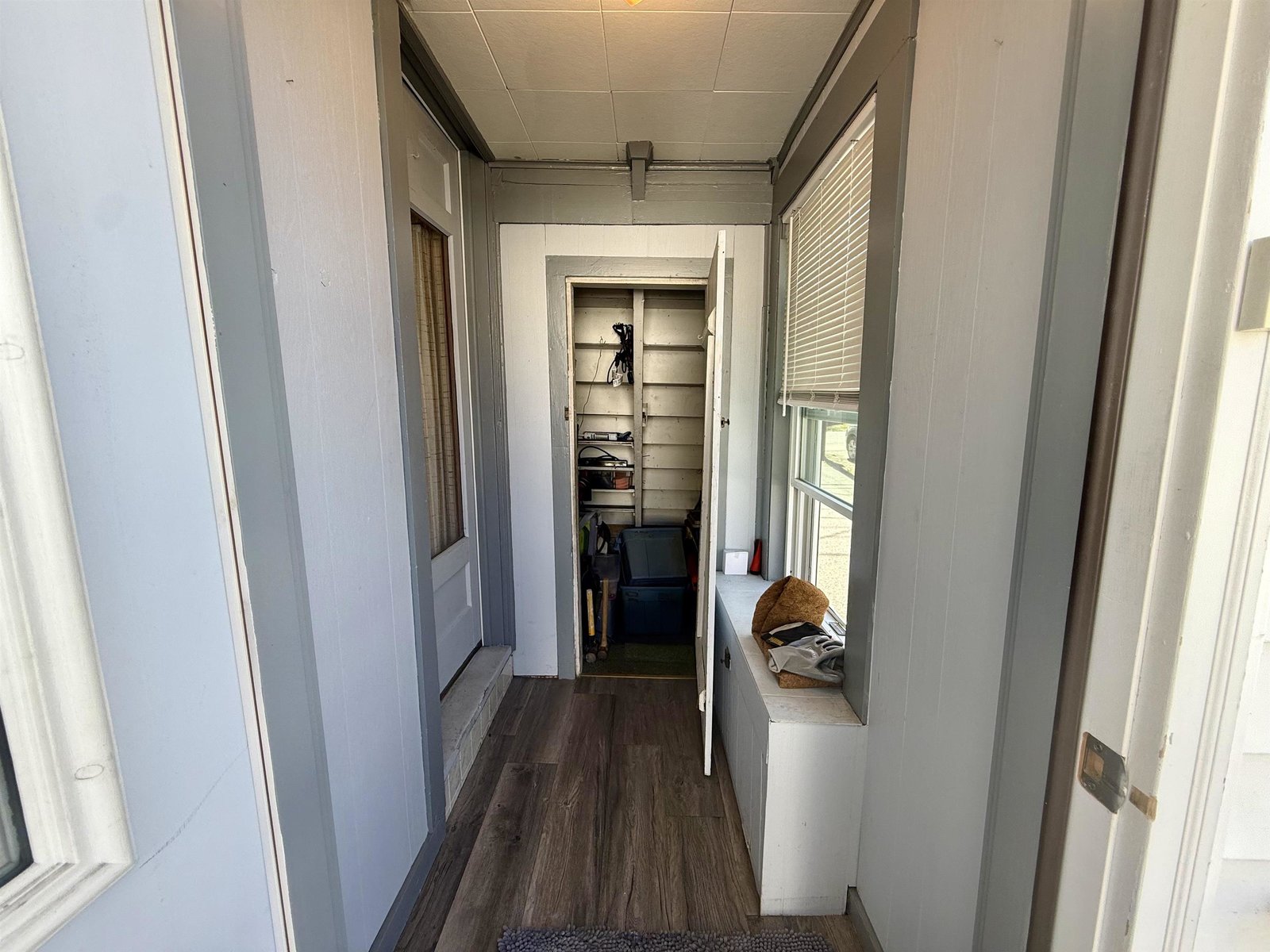 Unit 1 Entry/Mudroom