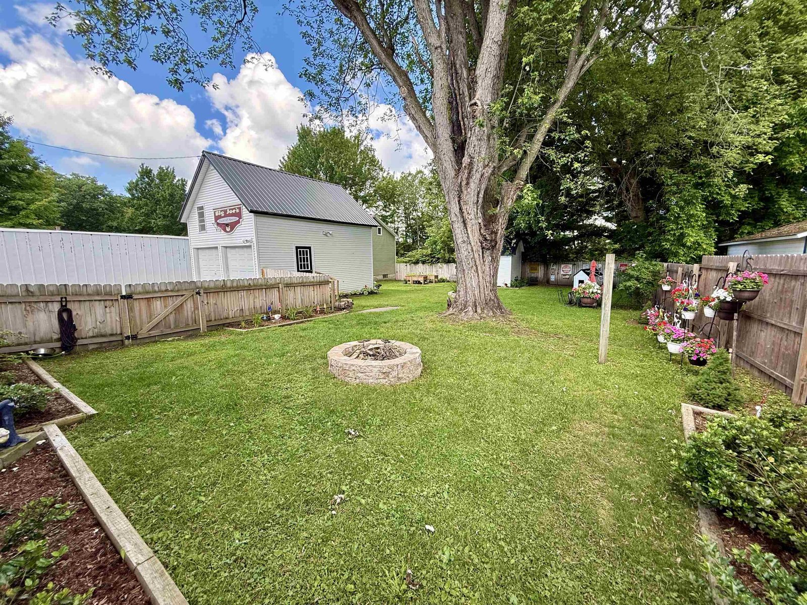 Large Backyard w/Awesome Landscaping