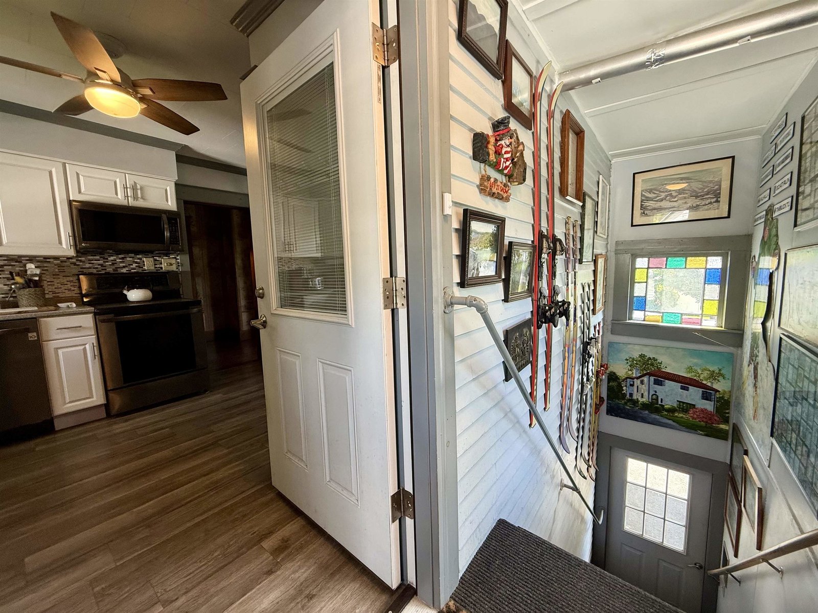Unit 2 | Entrance Stairs/Mudroom