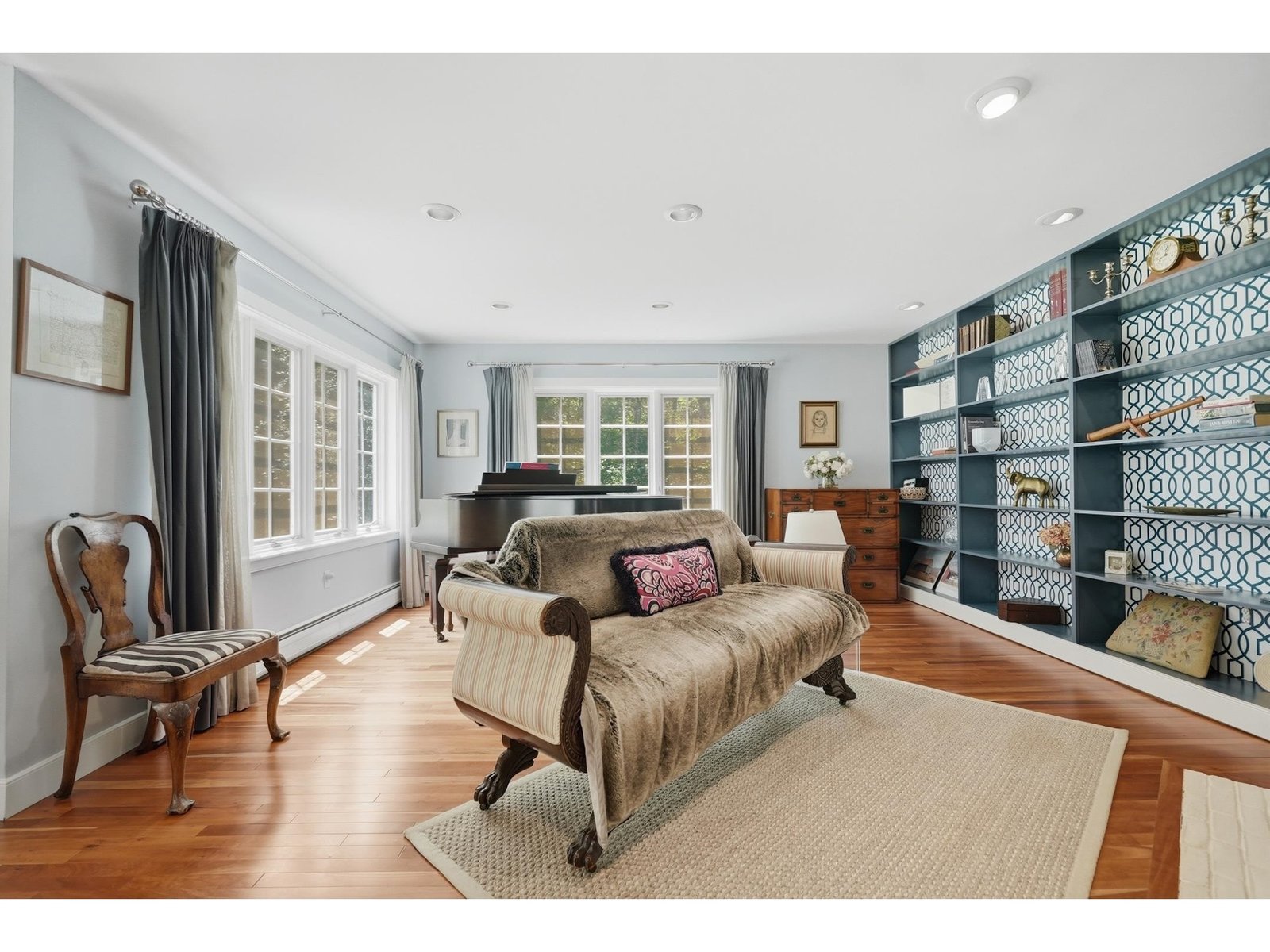 305 Westview Drive