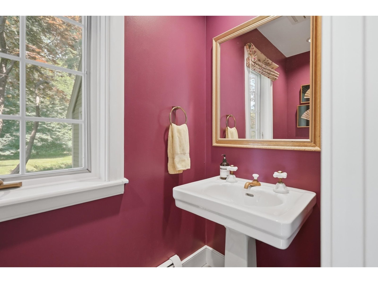 1st Floor 1/2 Bath