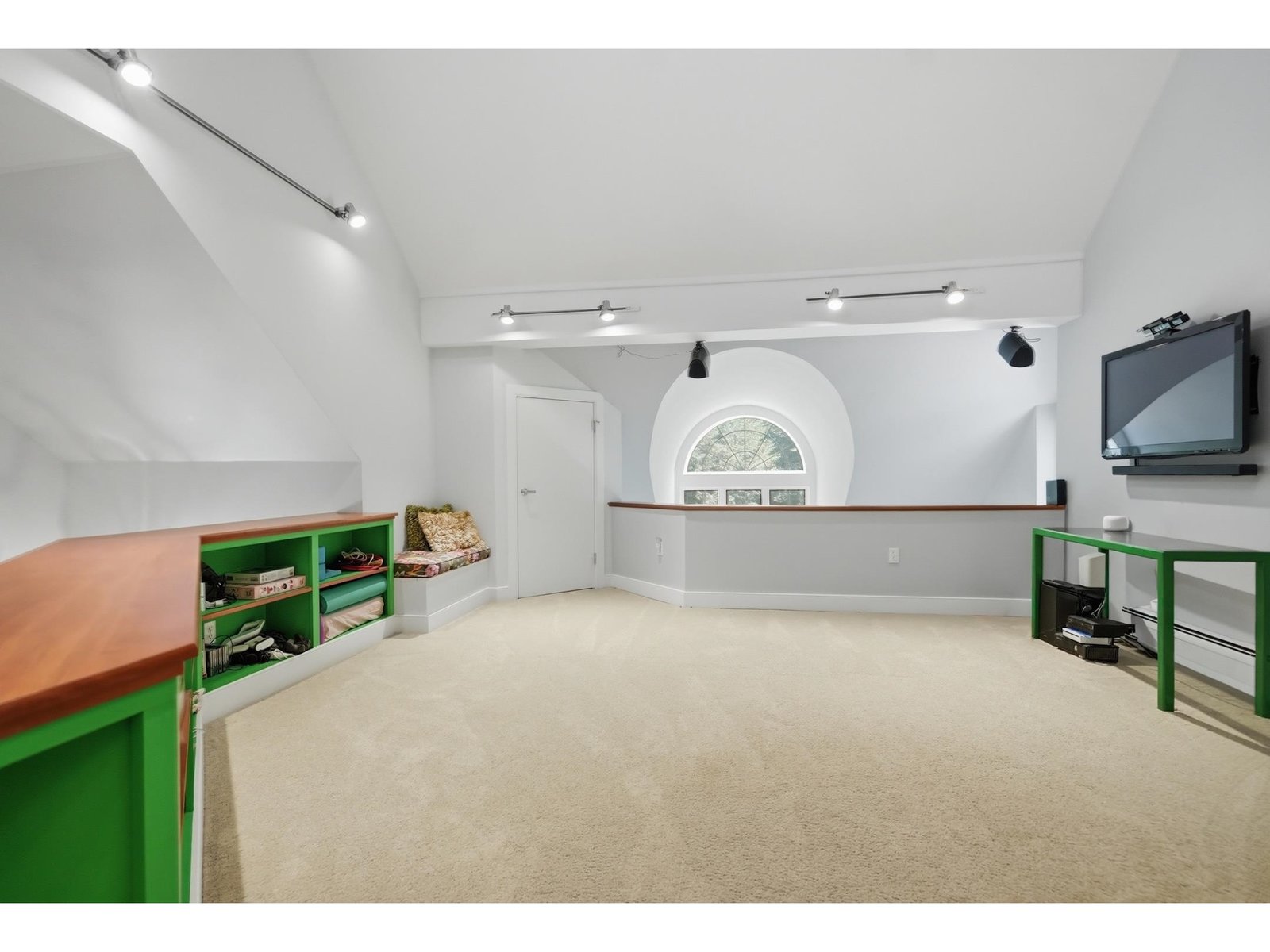 2nd Floor Landing
