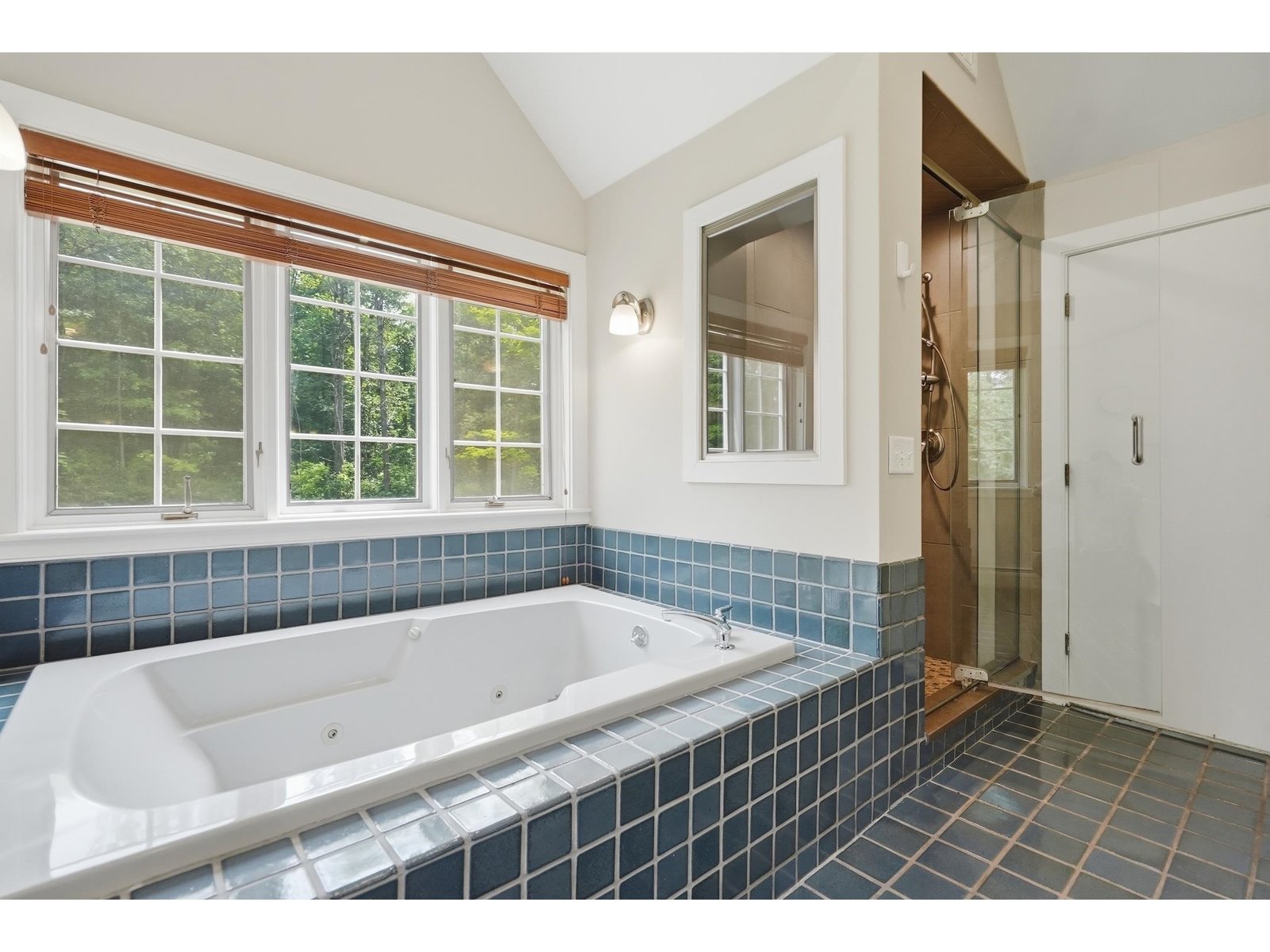 305 Westview Drive