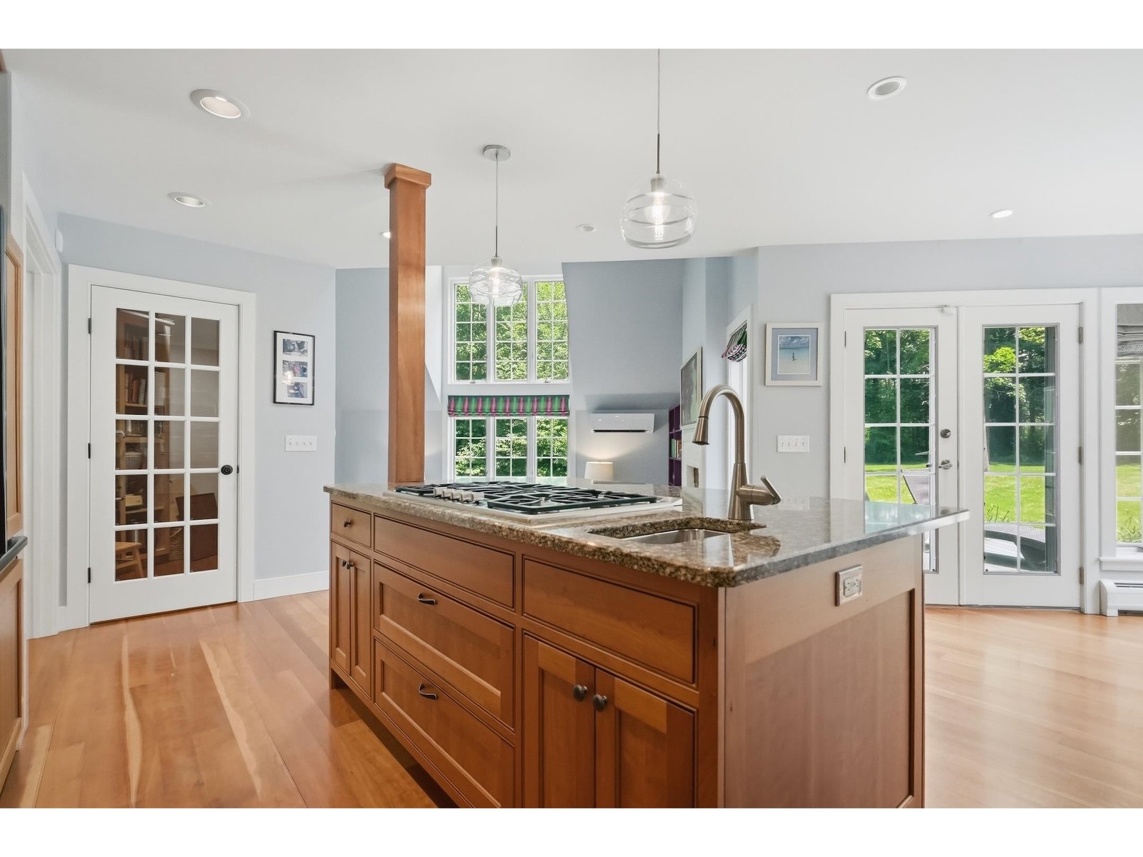 305 Westview Drive