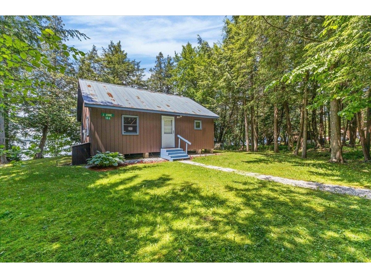 306 Hammond Shore Road, Franklin