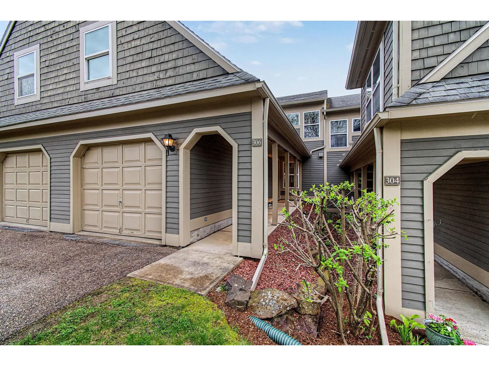 306 Redrock Drive