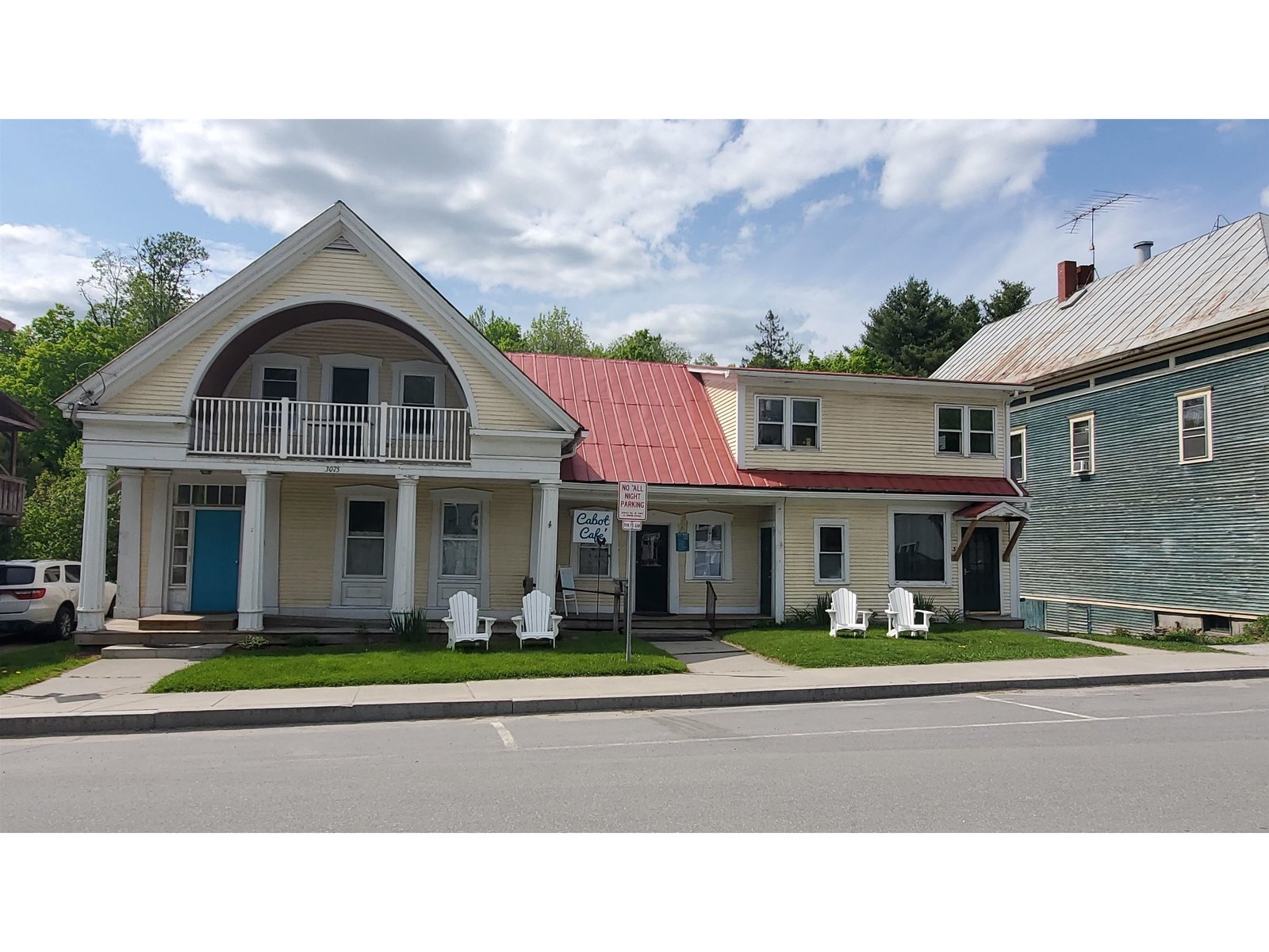 3075 Main Street