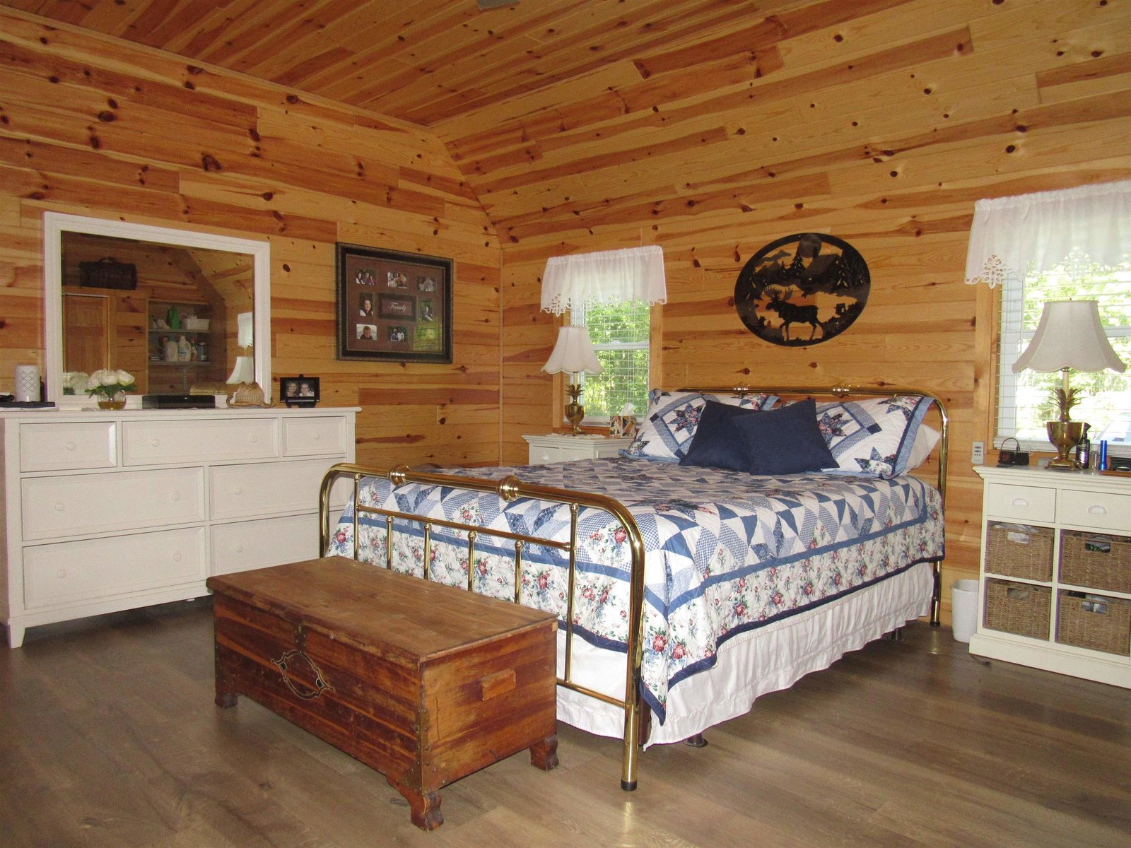 A Generous Primary Bedroom