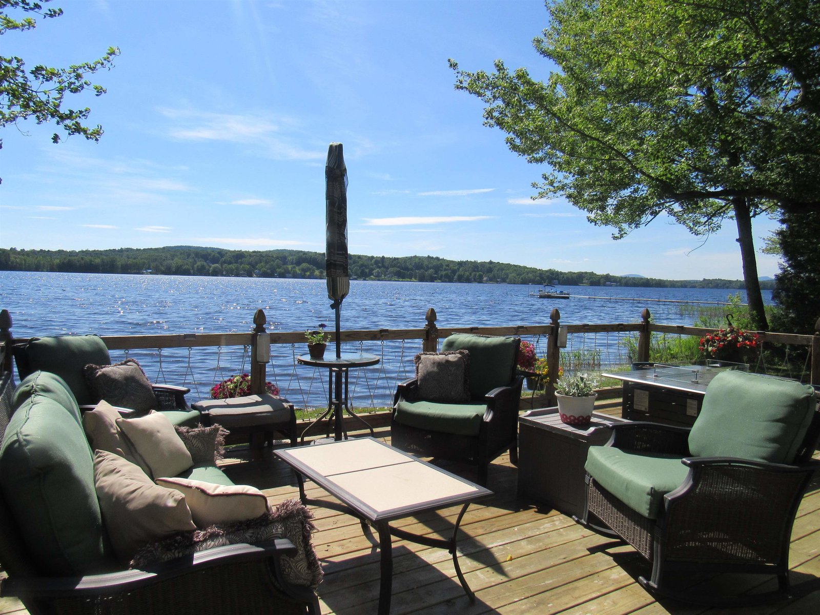 Invite Everyone to Come and Relax