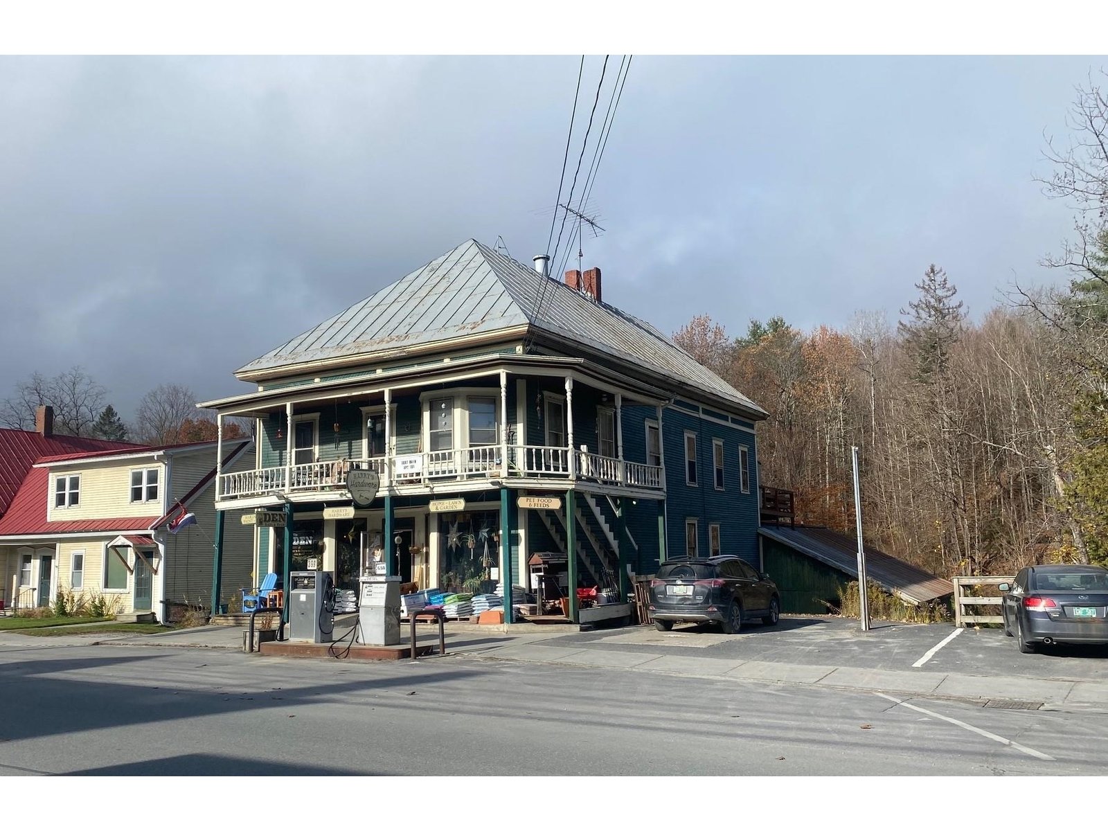 3087 Main Street