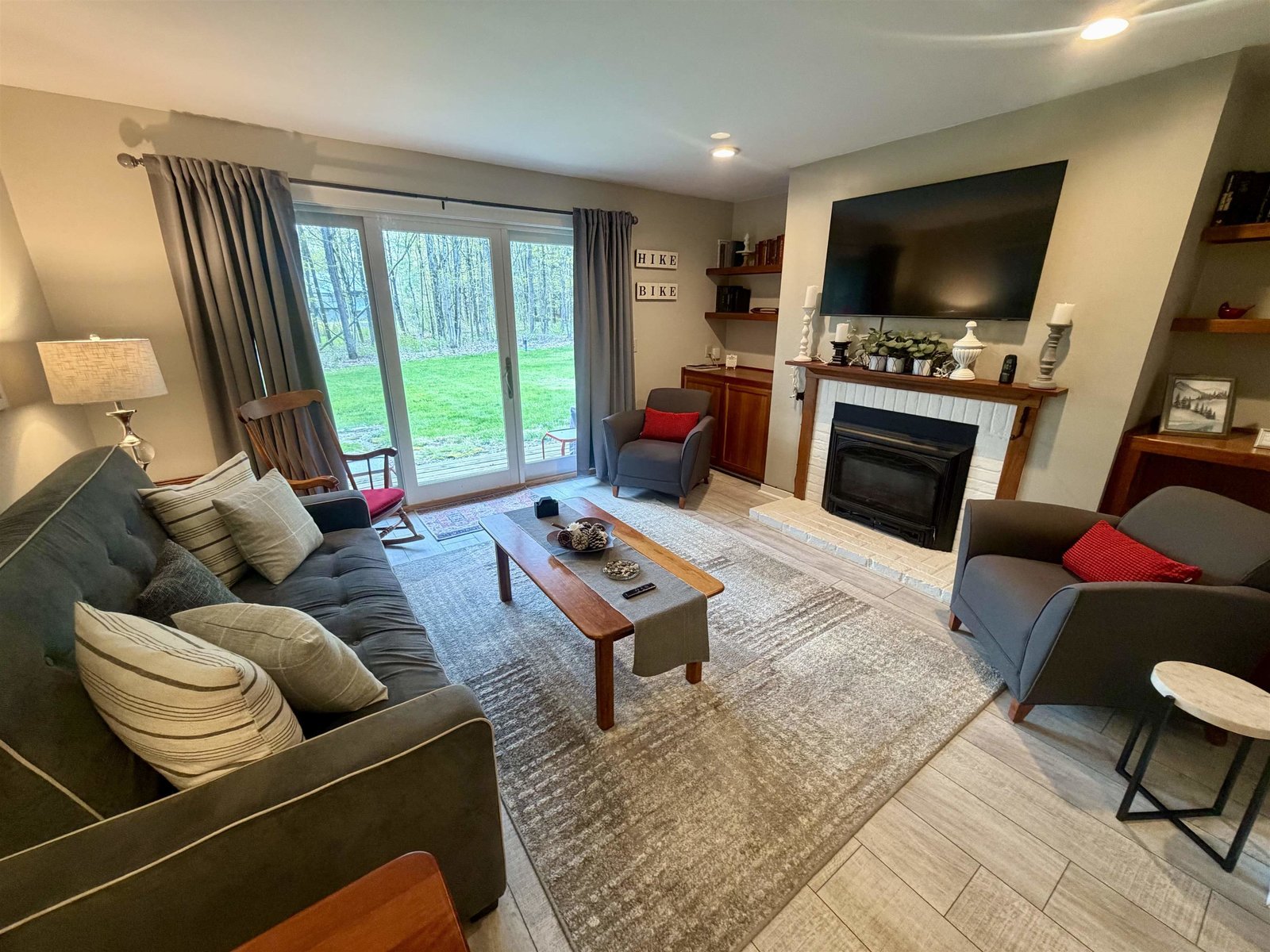 31 Christmas Tree Road, Unit 2