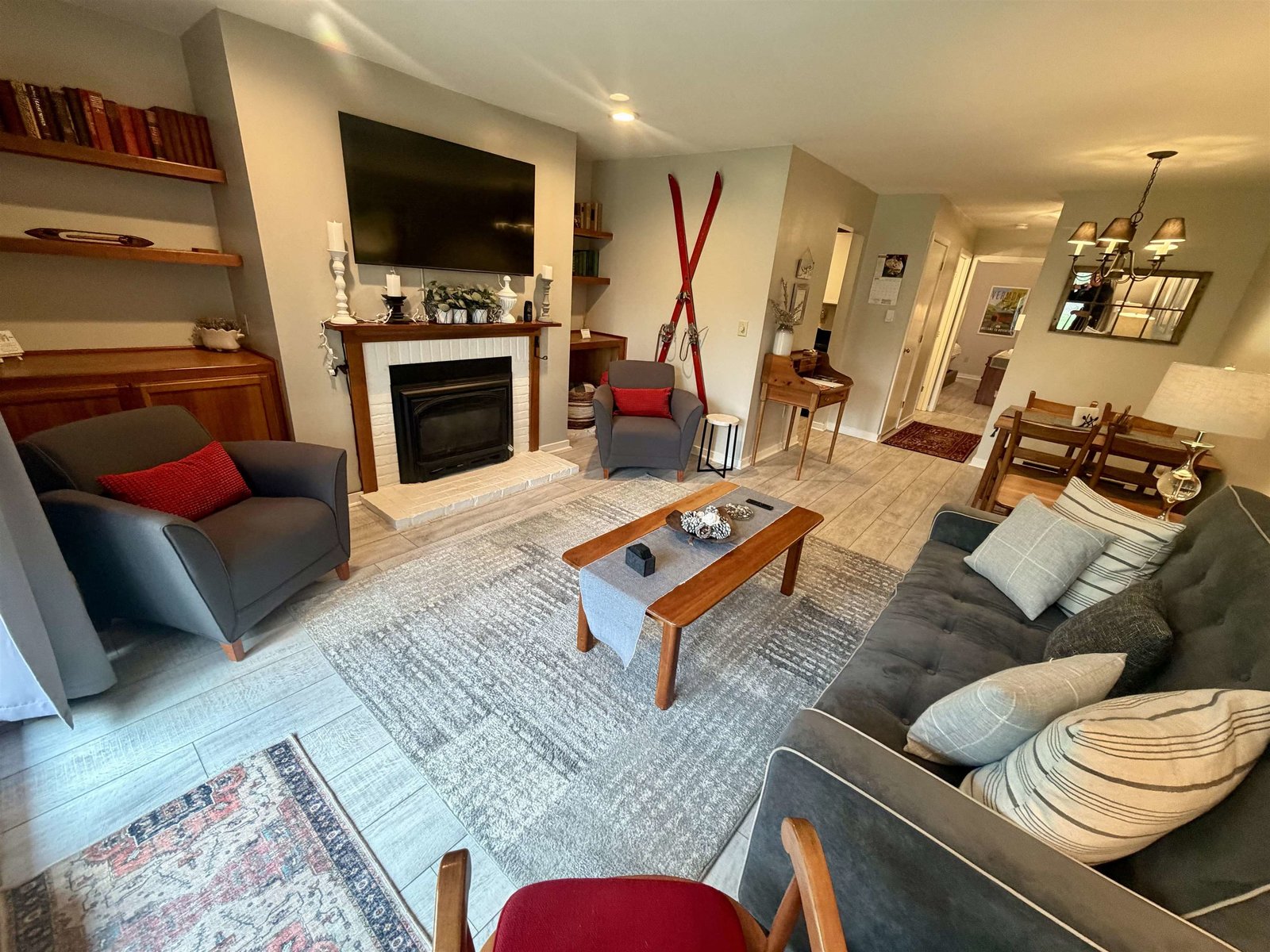 31 Christmas Tree Road, Unit 2