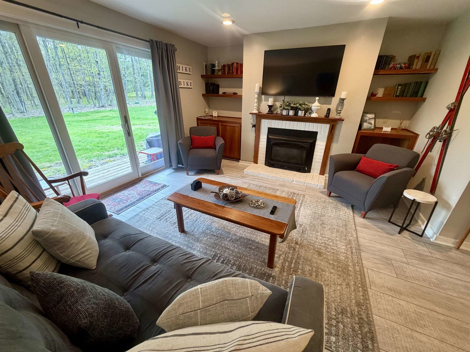 31 Christmas Tree Road, Unit 2