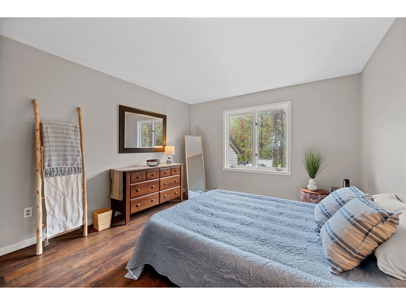 31 Christmas Tree Road, Unit 3