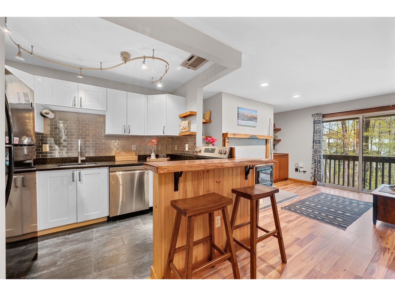 31 Christmas Tree Road, Unit 3