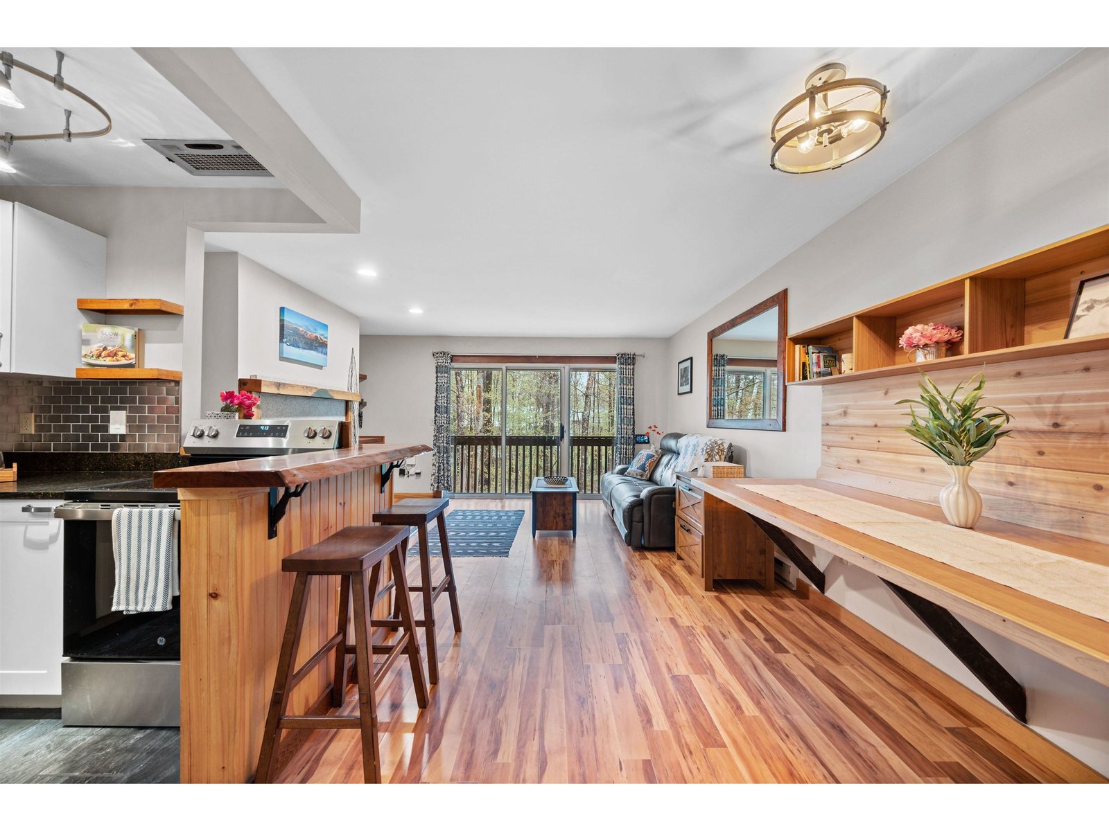 31 Christmas Tree Road, Unit 3