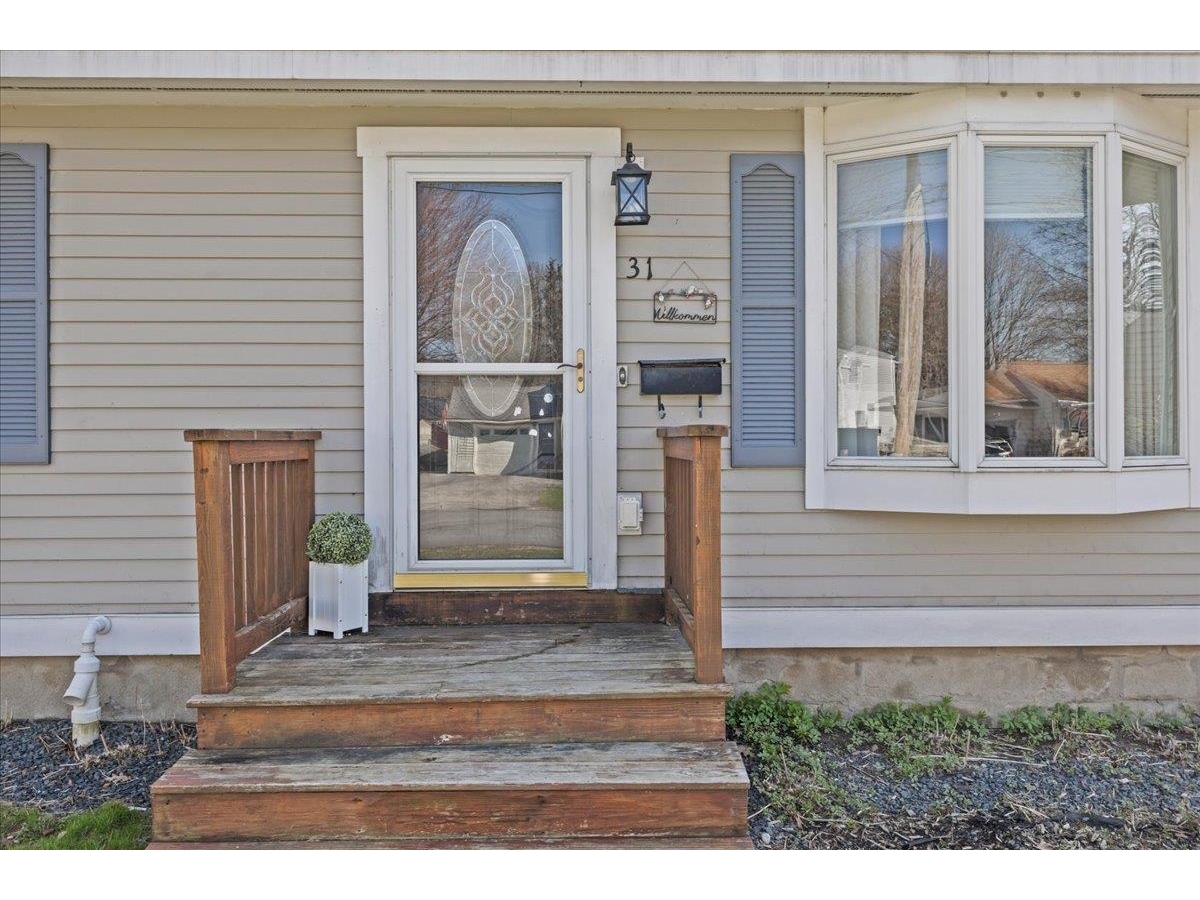 31 Greening Avenue