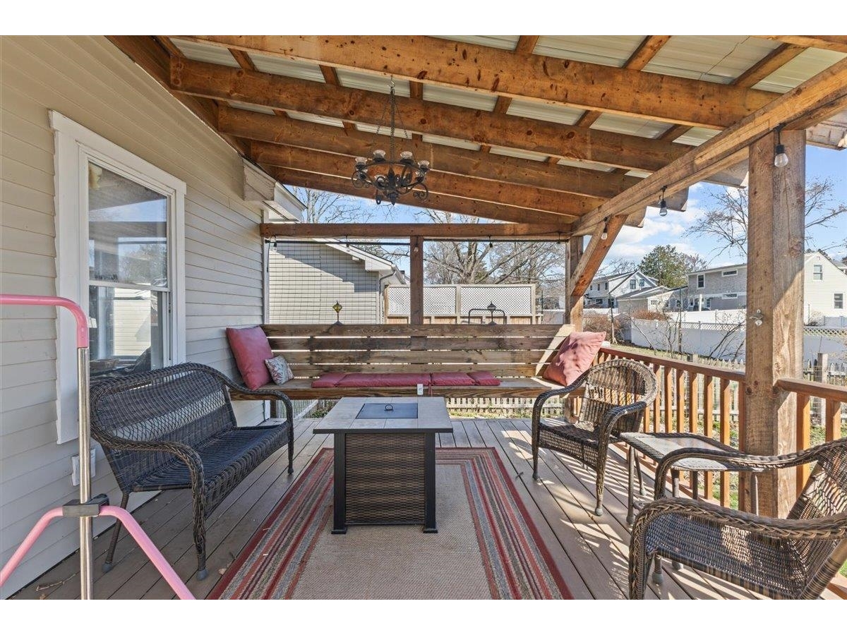 31 Greening Avenue