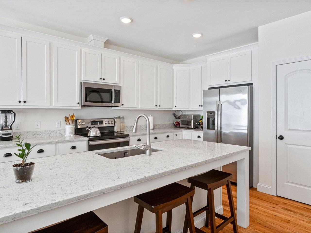 Nice reach-in pantry!