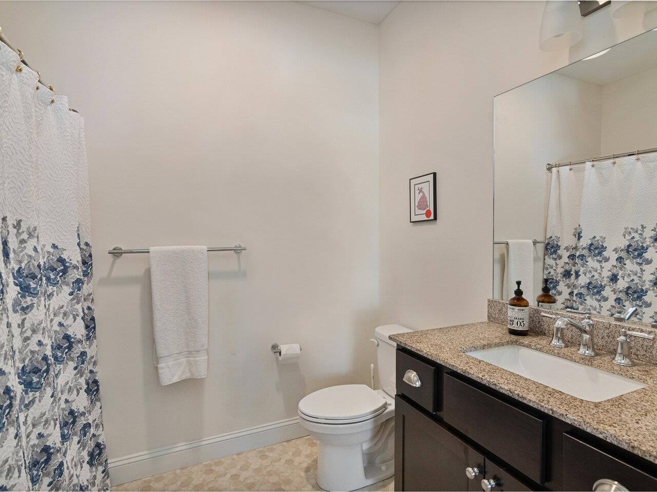 1st floor full bathroom