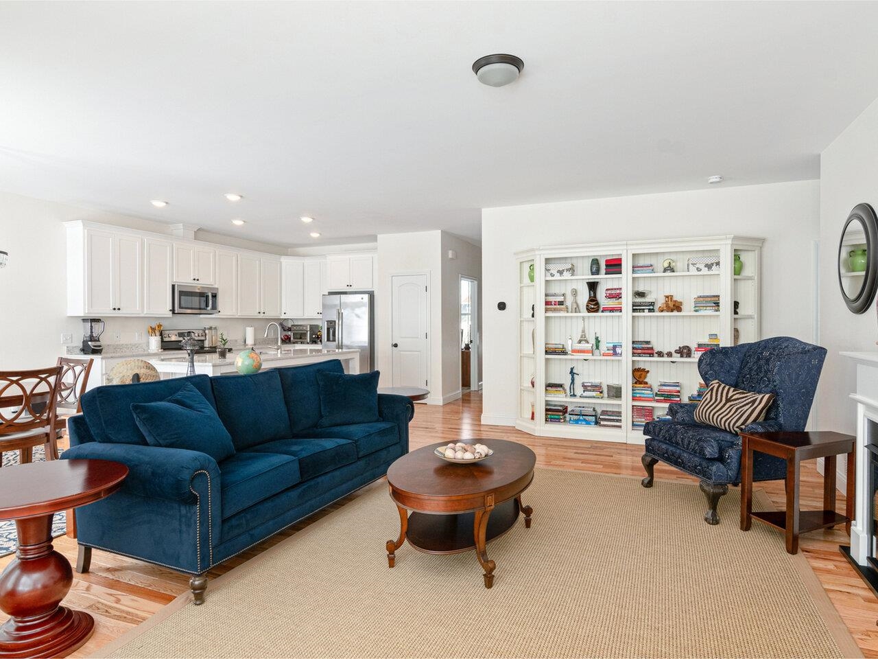 Spacious living room
