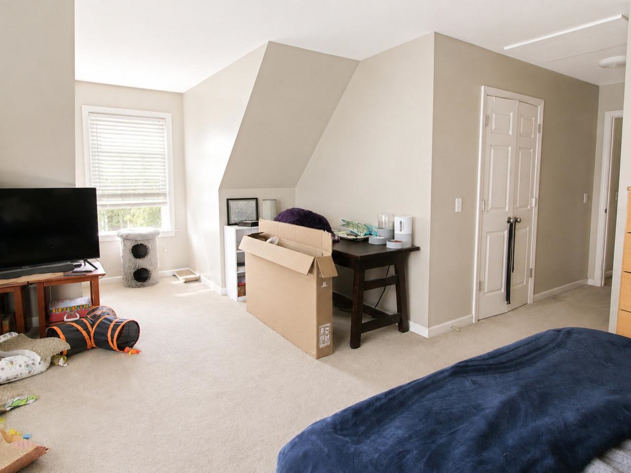 With Walk-in Closet