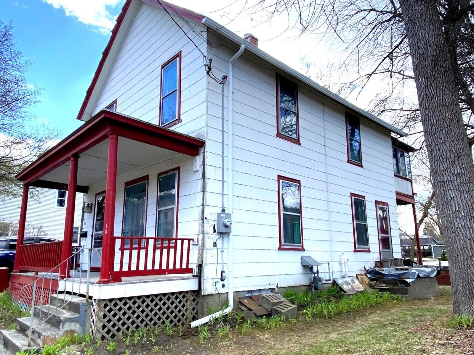 31 Marble Avenue