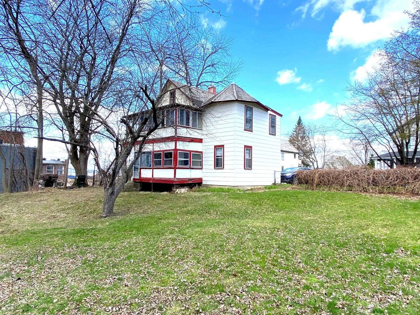 31 Marble Avenue