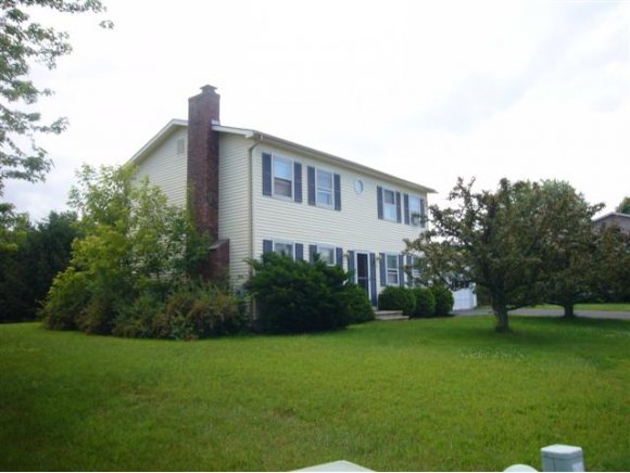 31 Tamarack Dr