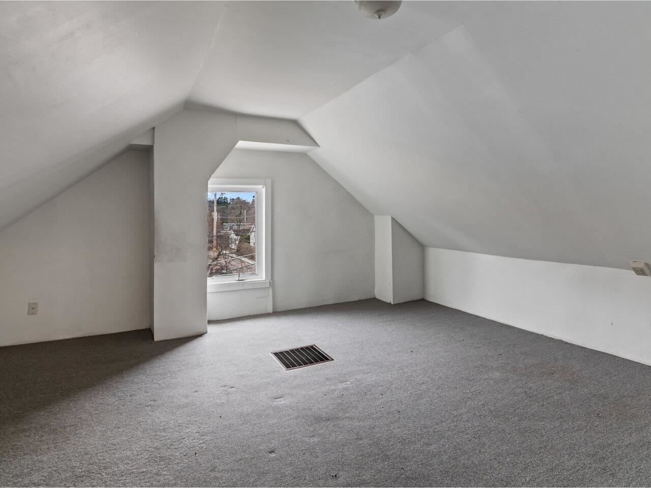 3rd floor bed and living space