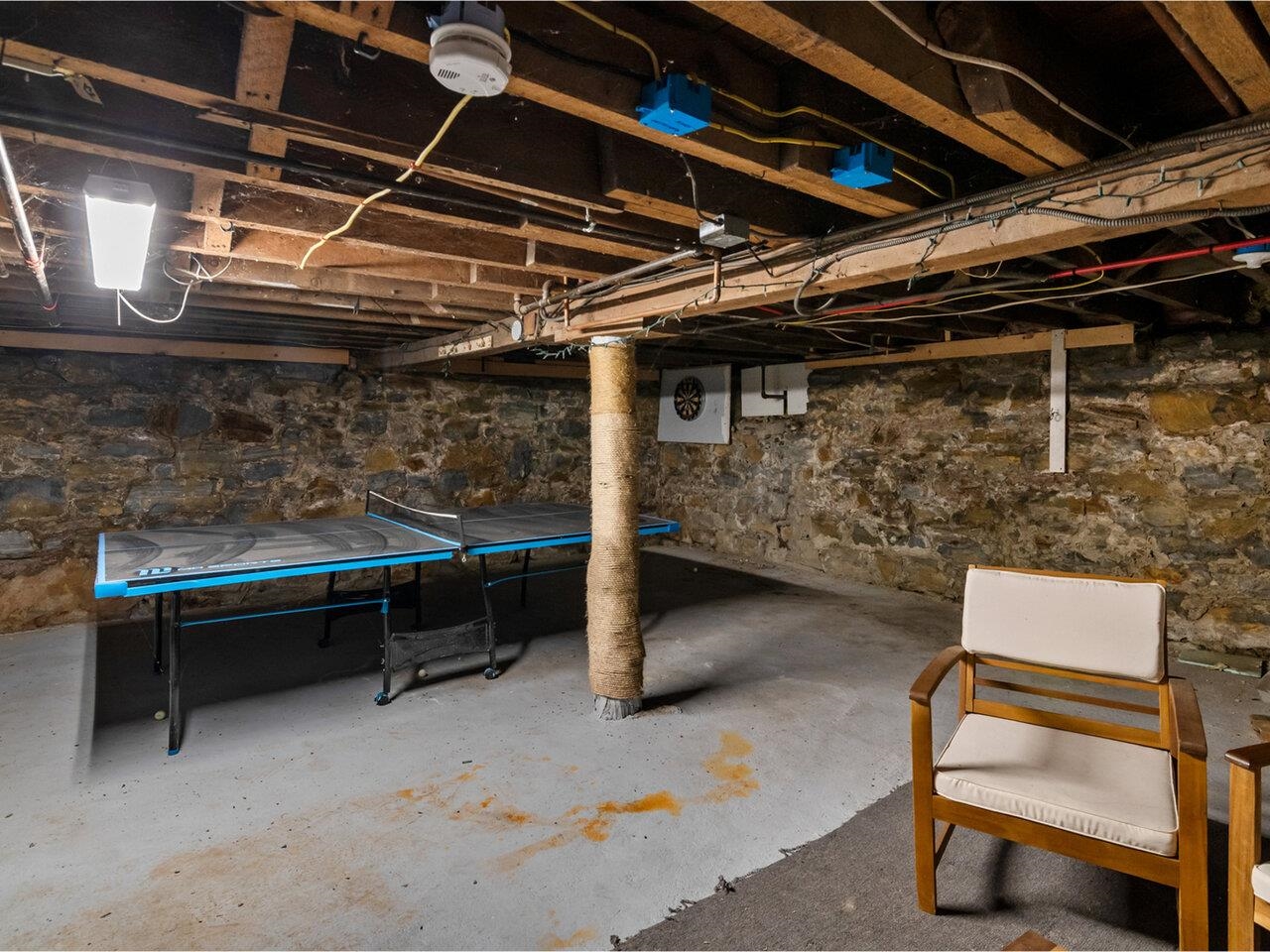 31 West Lane