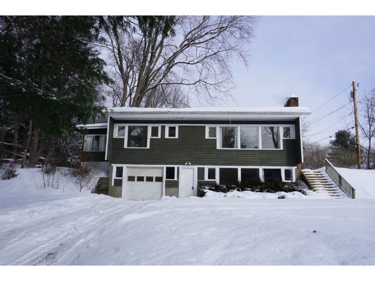 31 Woodcrest Drive