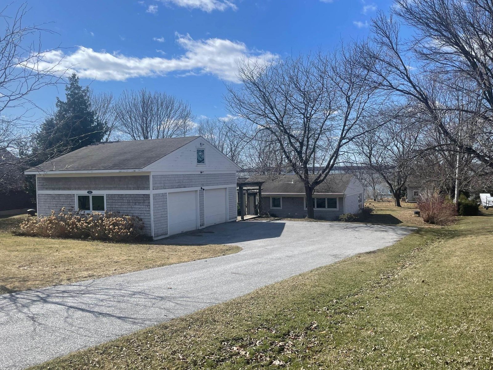 312 Lakewood Drive