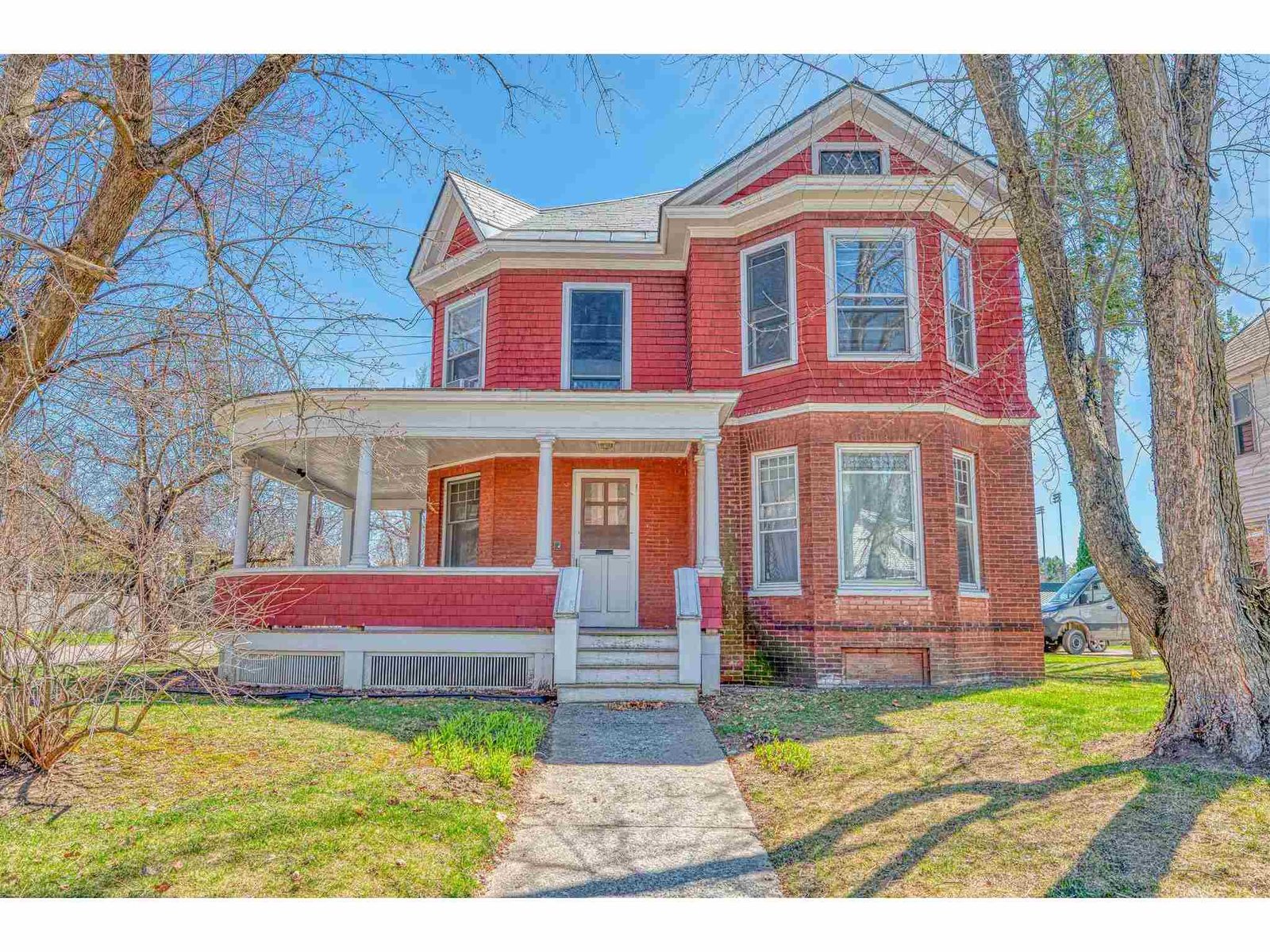 315 Colchester Avenue