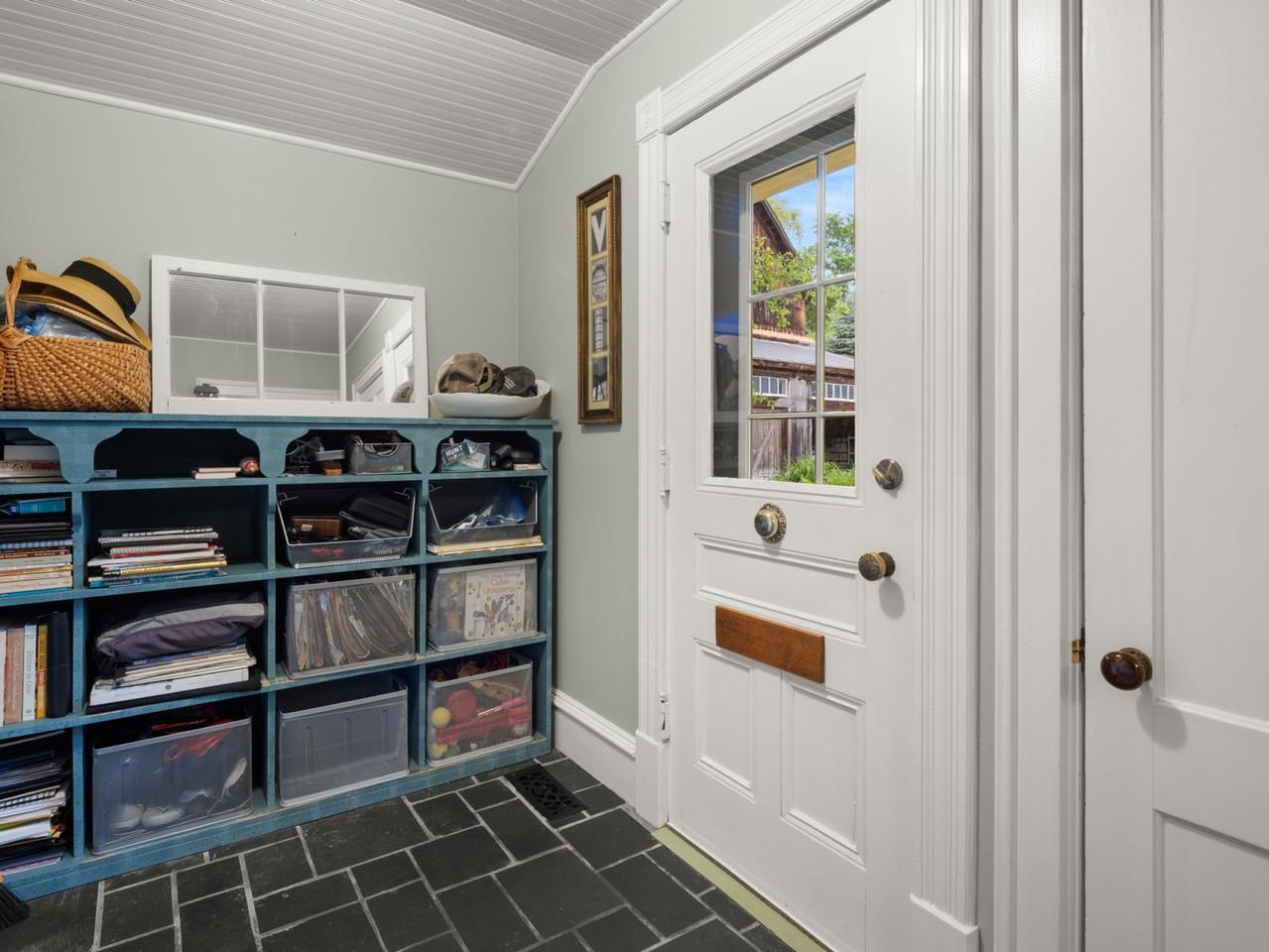 Mudroom w/closet & cubbies