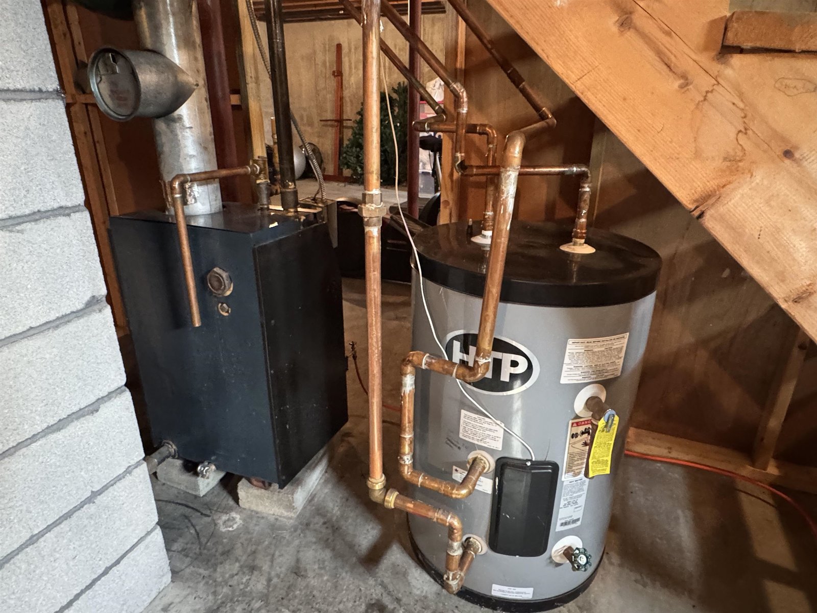 Multi Zoned, Updated Oil Fired, Hot water Boiler