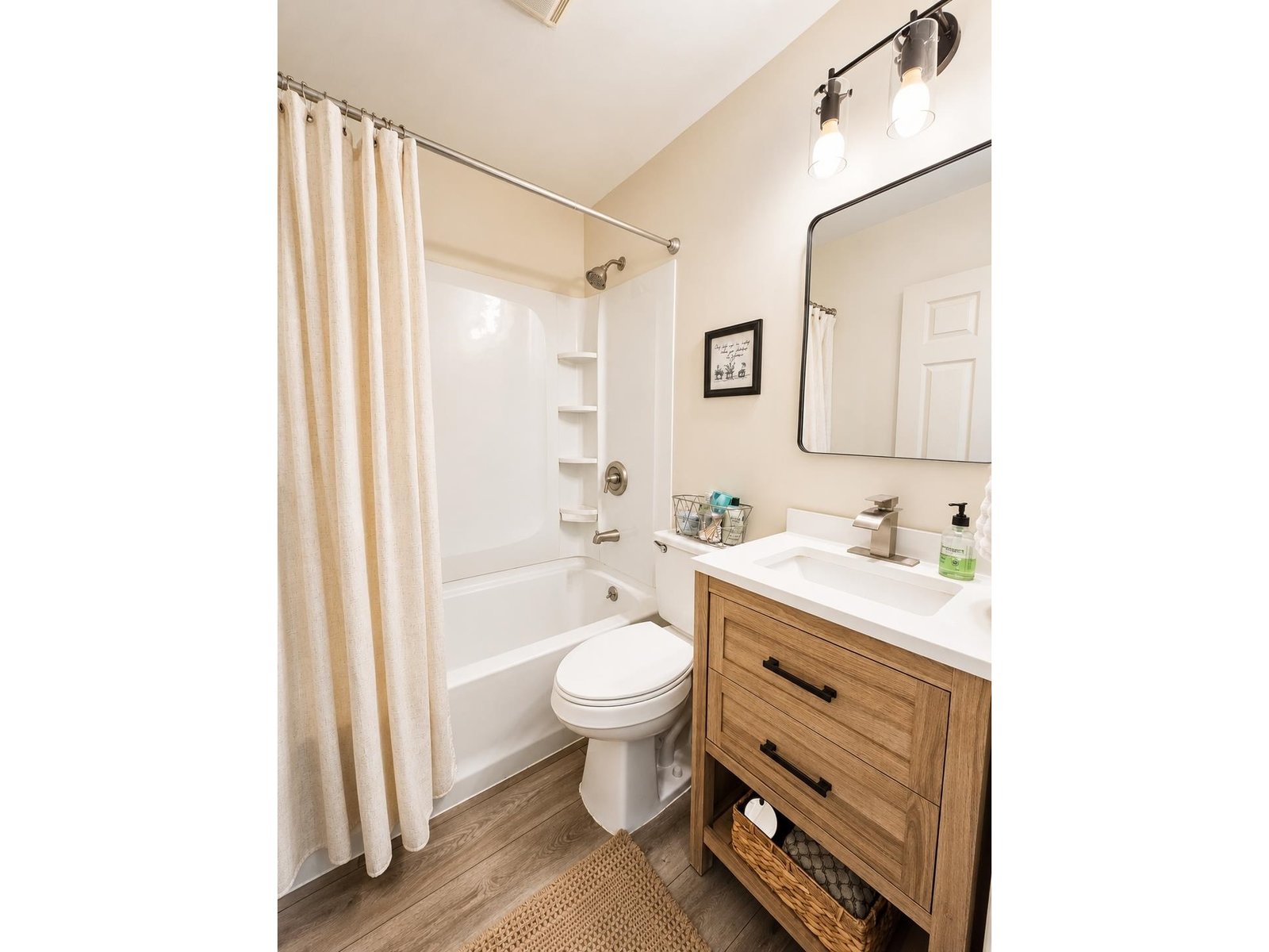 Full Bathroom