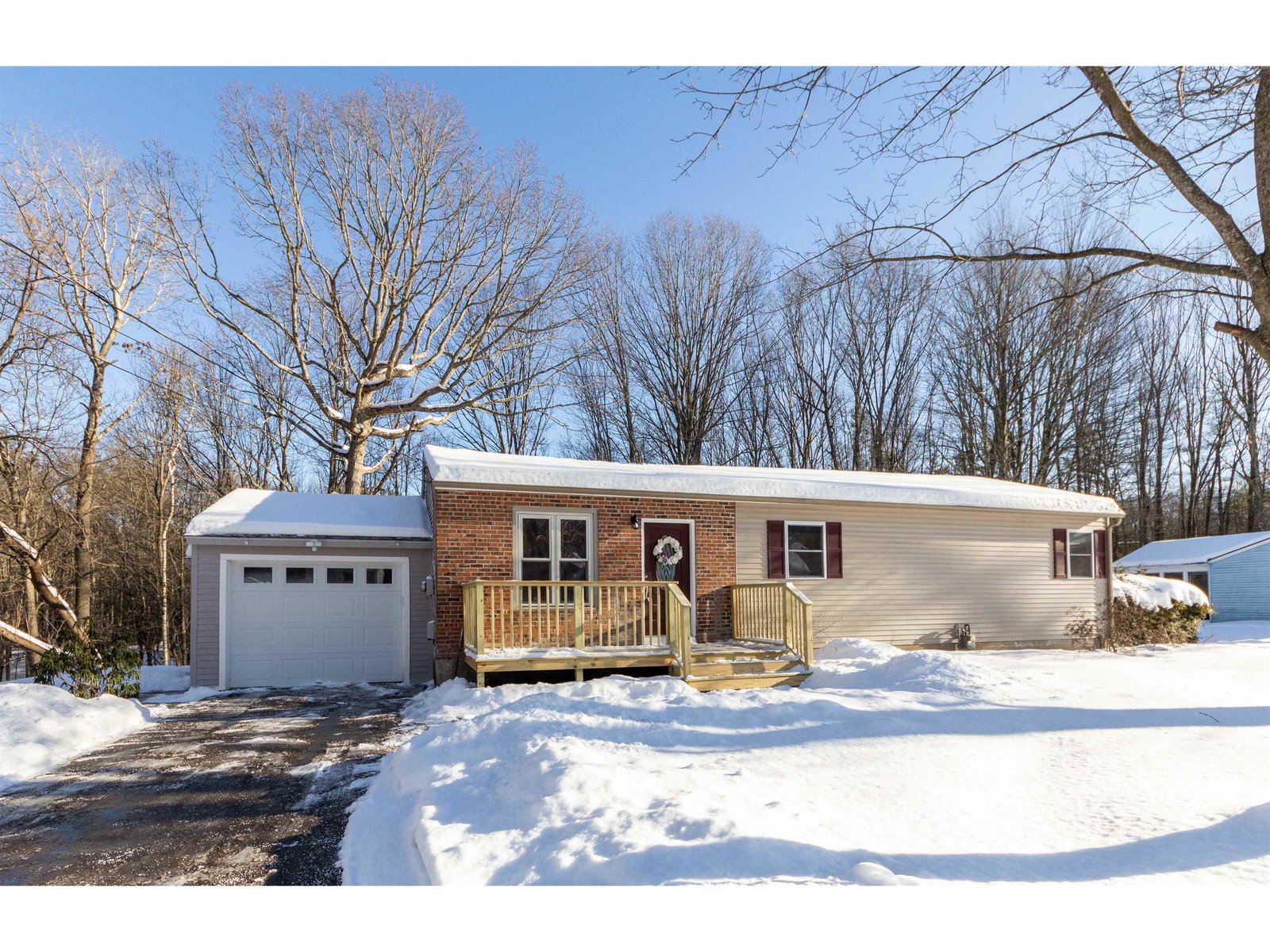 318 Eagle Park Drive, Colchester