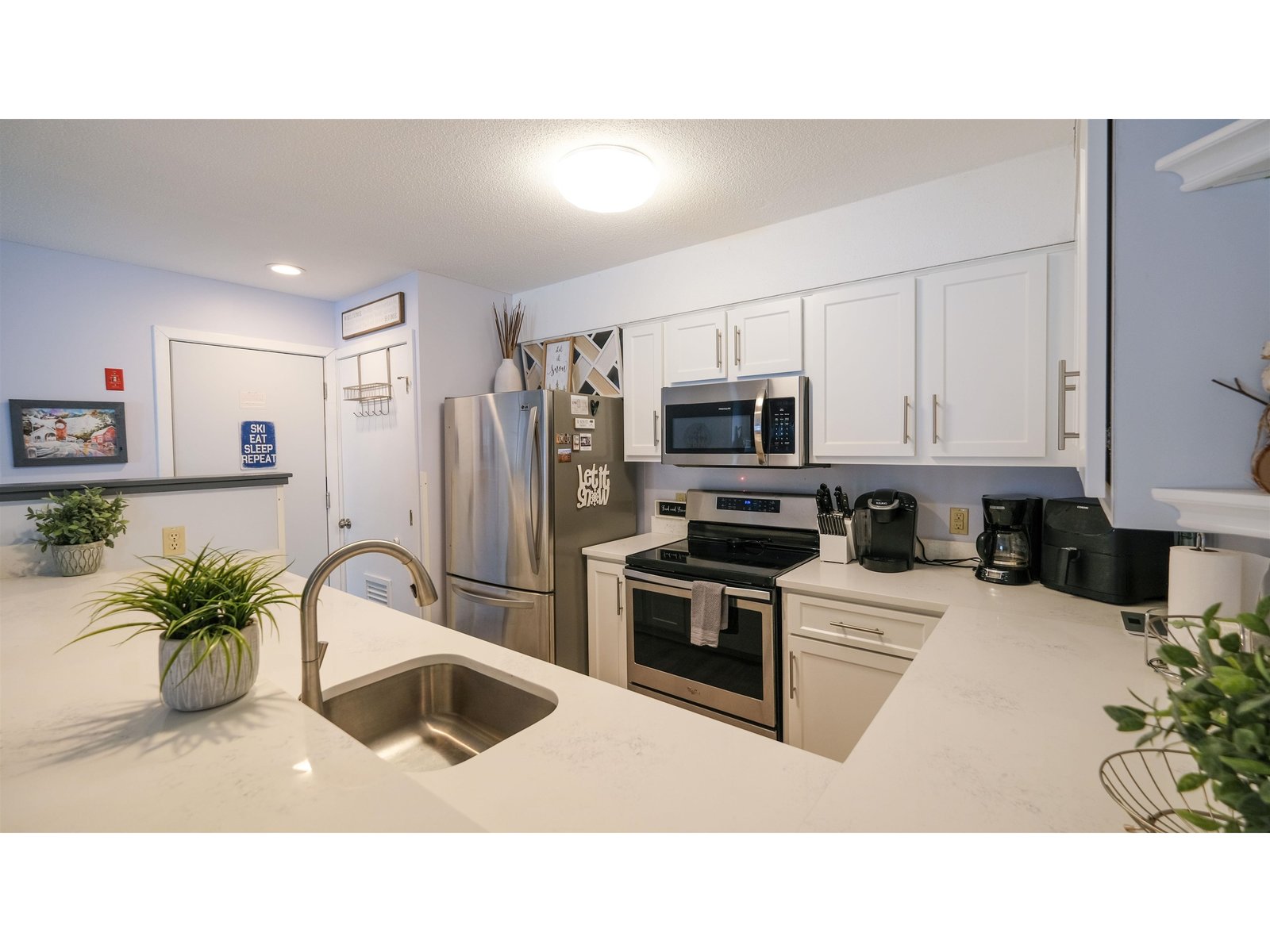 318 Mountain Road, Unit A302