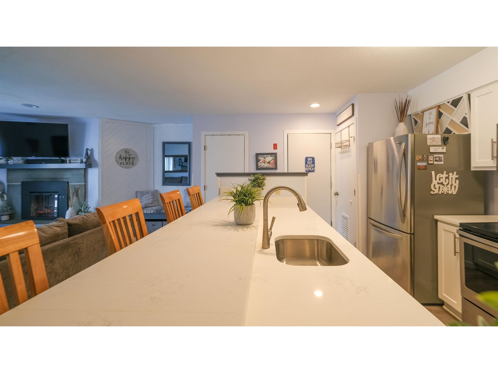 318 Mountain Road, Unit A302