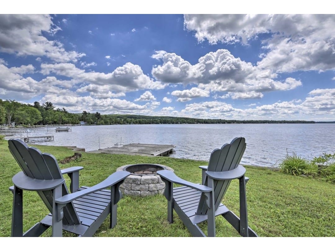 32 Dewing Road, Franklin