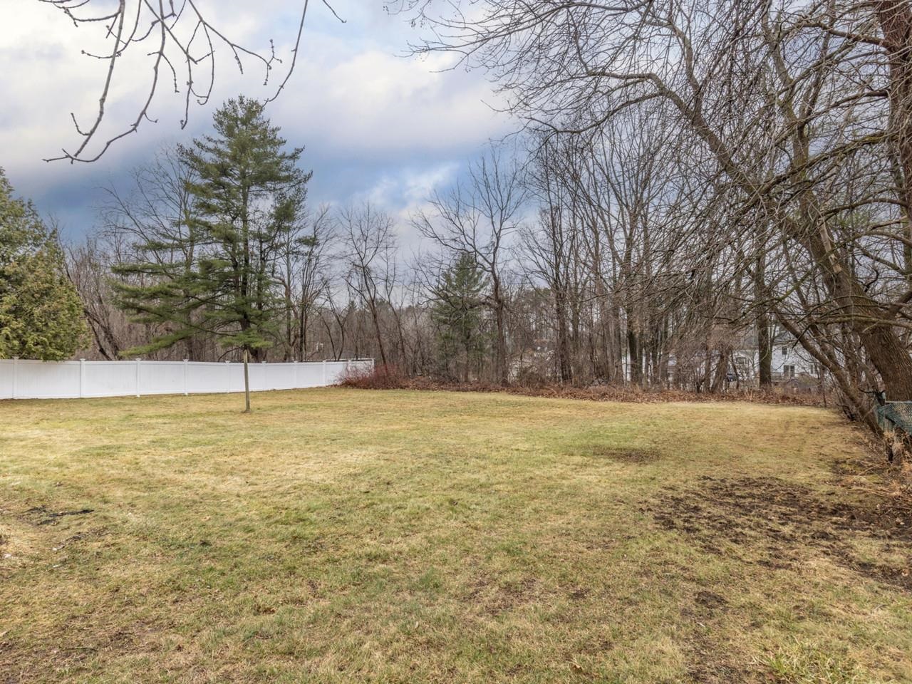 Expansive Privacy Fence