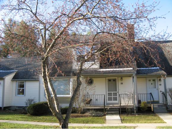 32 Evergreen Lane, Unit 10
