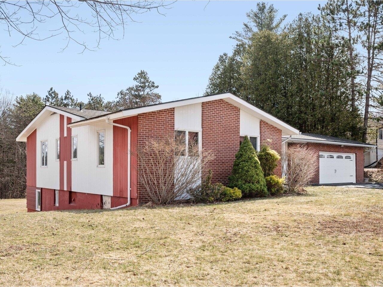 32 Hackamore Road