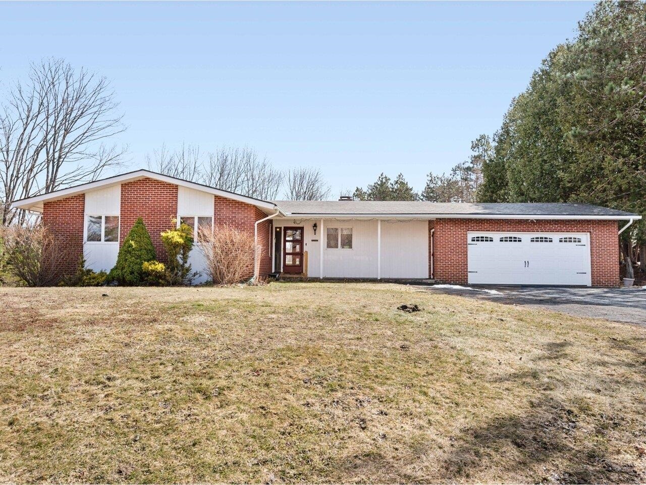 32 Hackamore Road