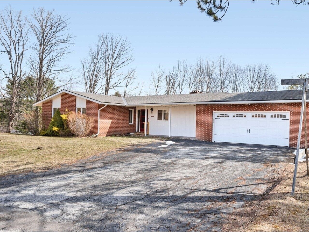 32 Hackamore Road