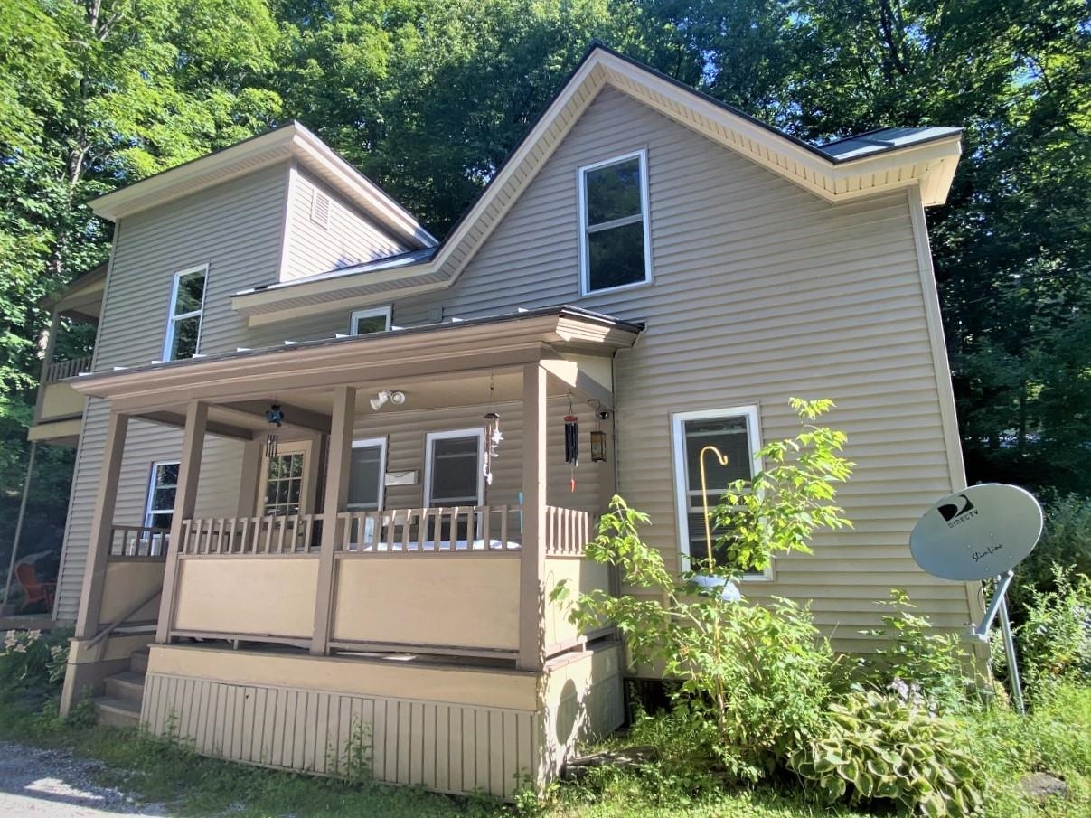 32 Hall Street