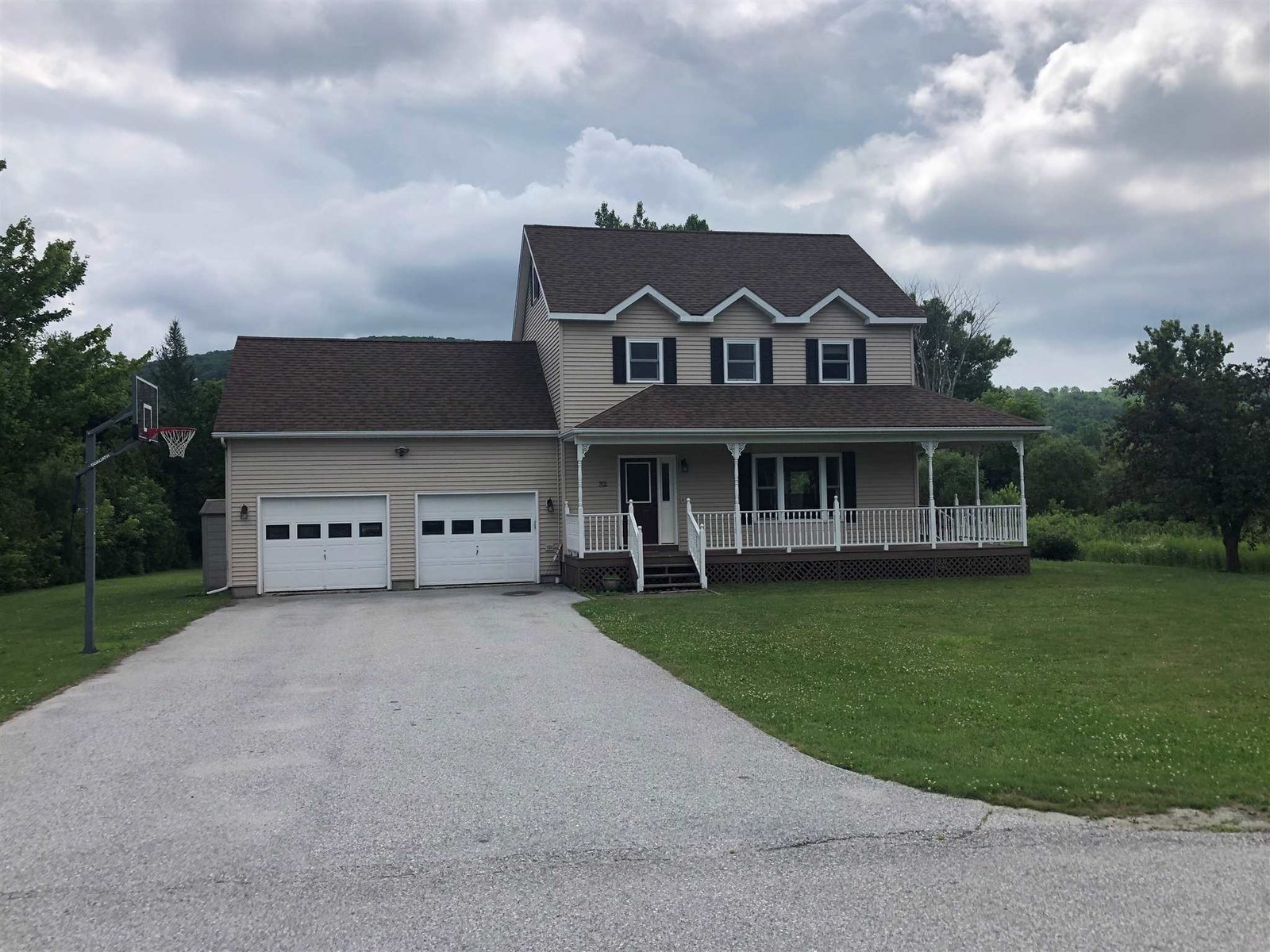 32 Hillfarm Estates