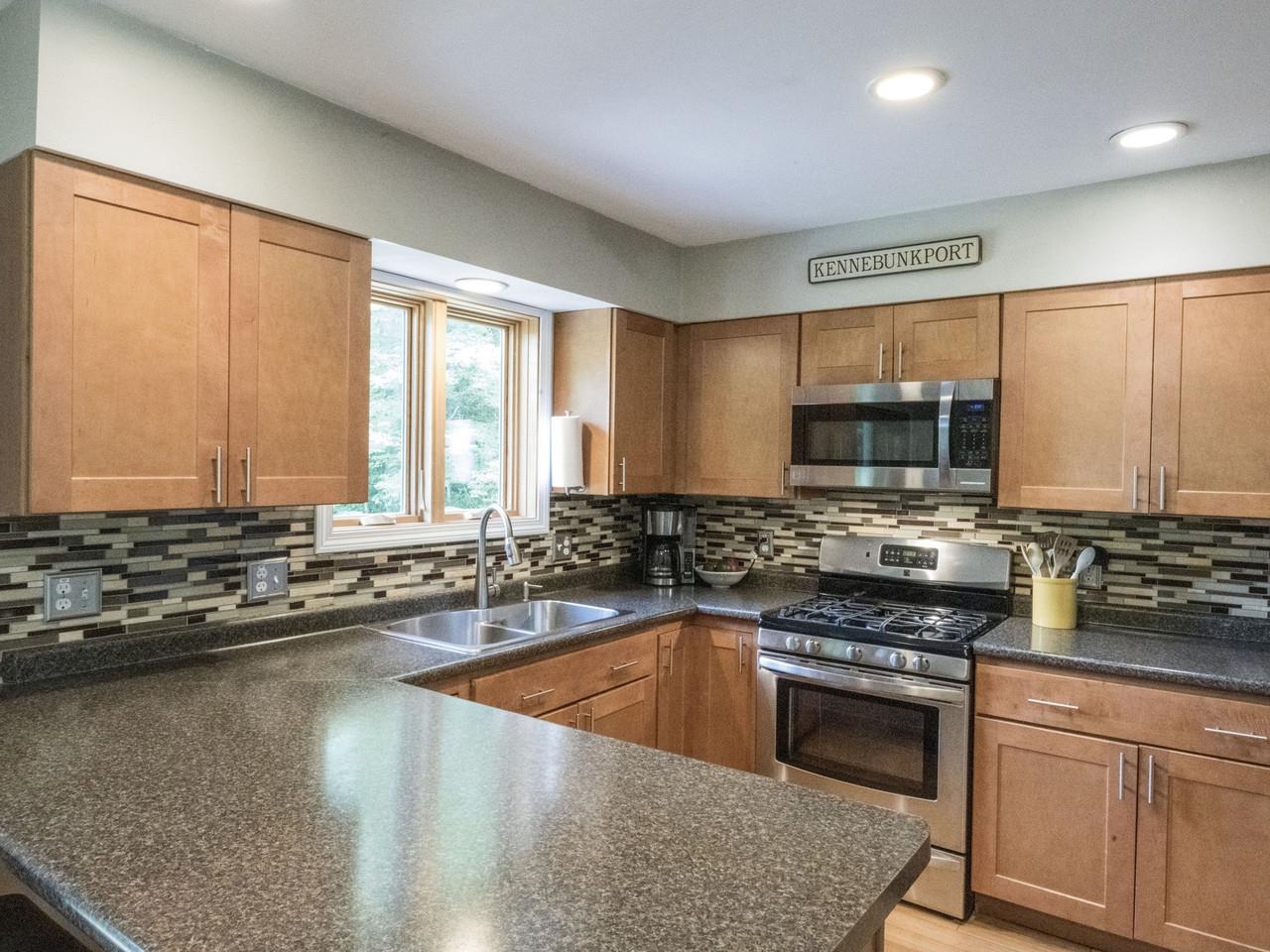 Glass tile back splash
